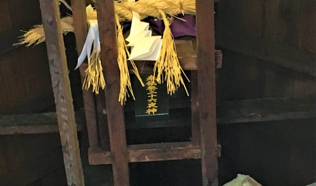 Matsumoto Castle: Die Legende vom Schrein im Dach