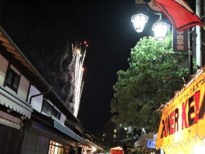 長い梅雨が明けた夜 街中に咲く花火 松本 夏の納涼祭