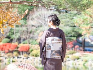 穿和服，赏红叶