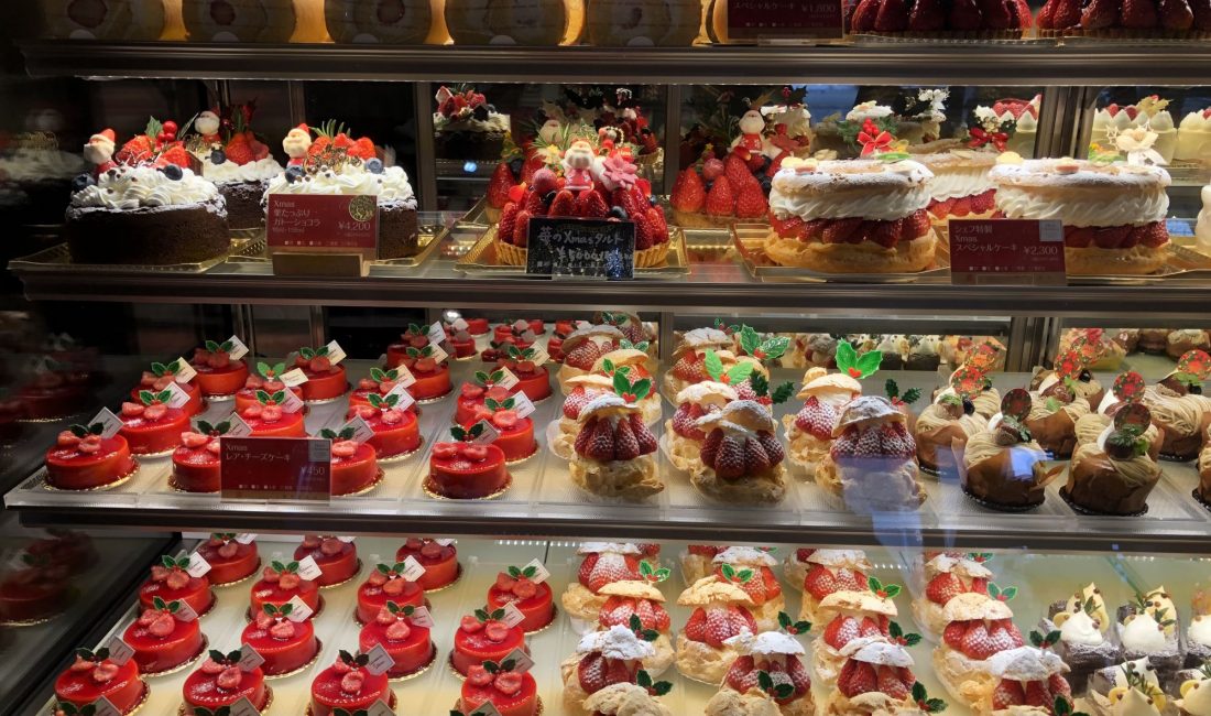 บรรยากาศร้านเค้ก PATISSERIE STERN ช่วงคริสต์มาส