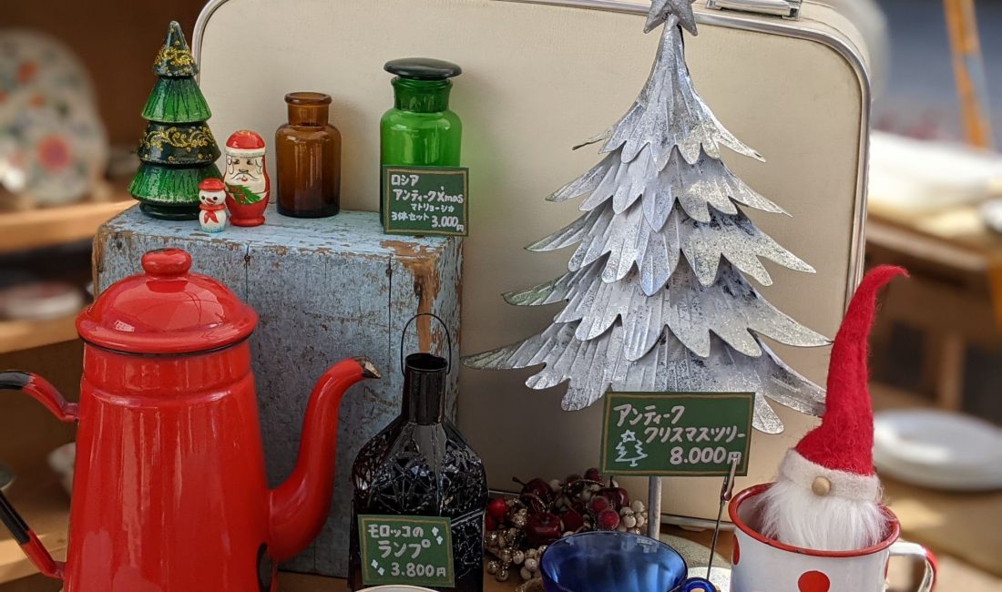 Le marché des antiquités à l’heure de Noël
