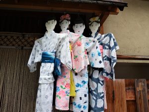 梅雨の松本さんぽ「月遅れの七夕人形」と「ツバメ」