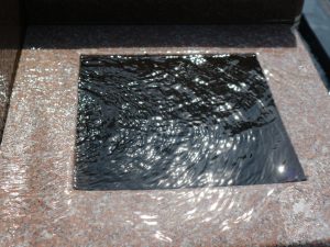まつもとの湧水巡り 「深志の湧水」JR松本駅お城口広場